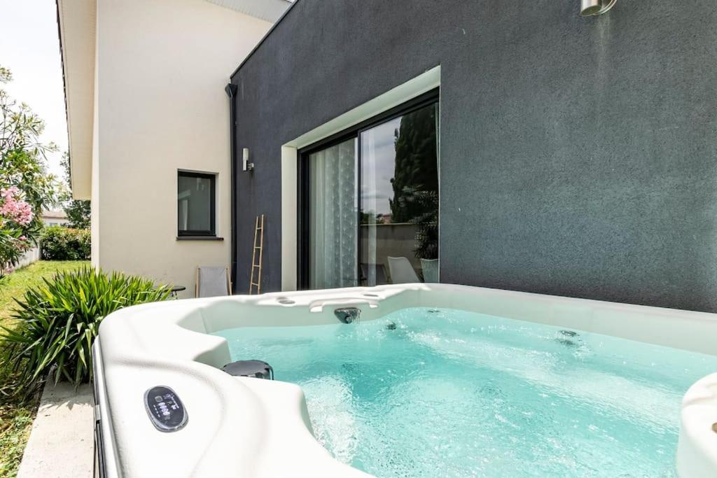 Villa Des Rives Du Tarn Avec Jacuzzi Montans Экстерьер фото